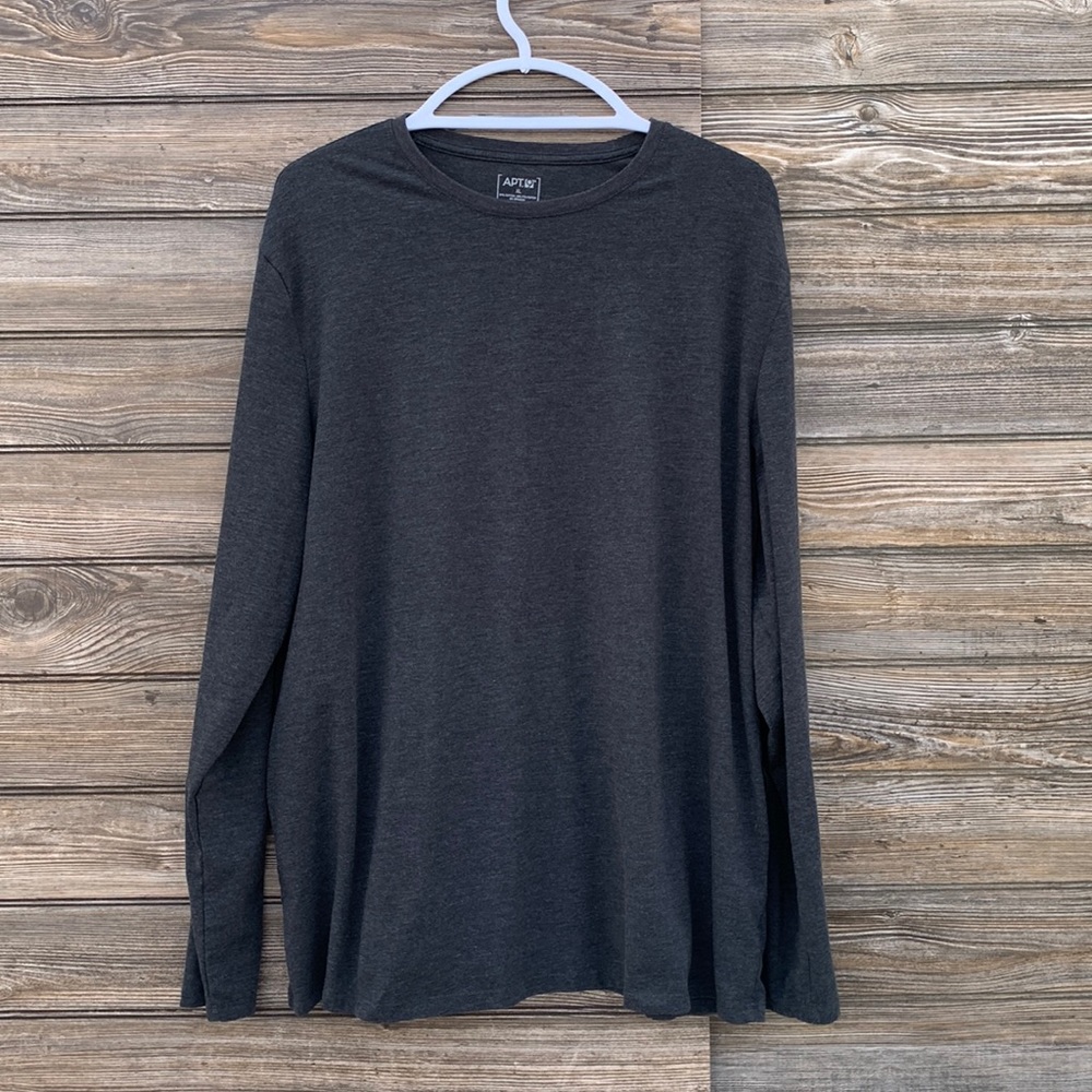 Men’s Apt‎ 9 Long Sleeved T-Shirt